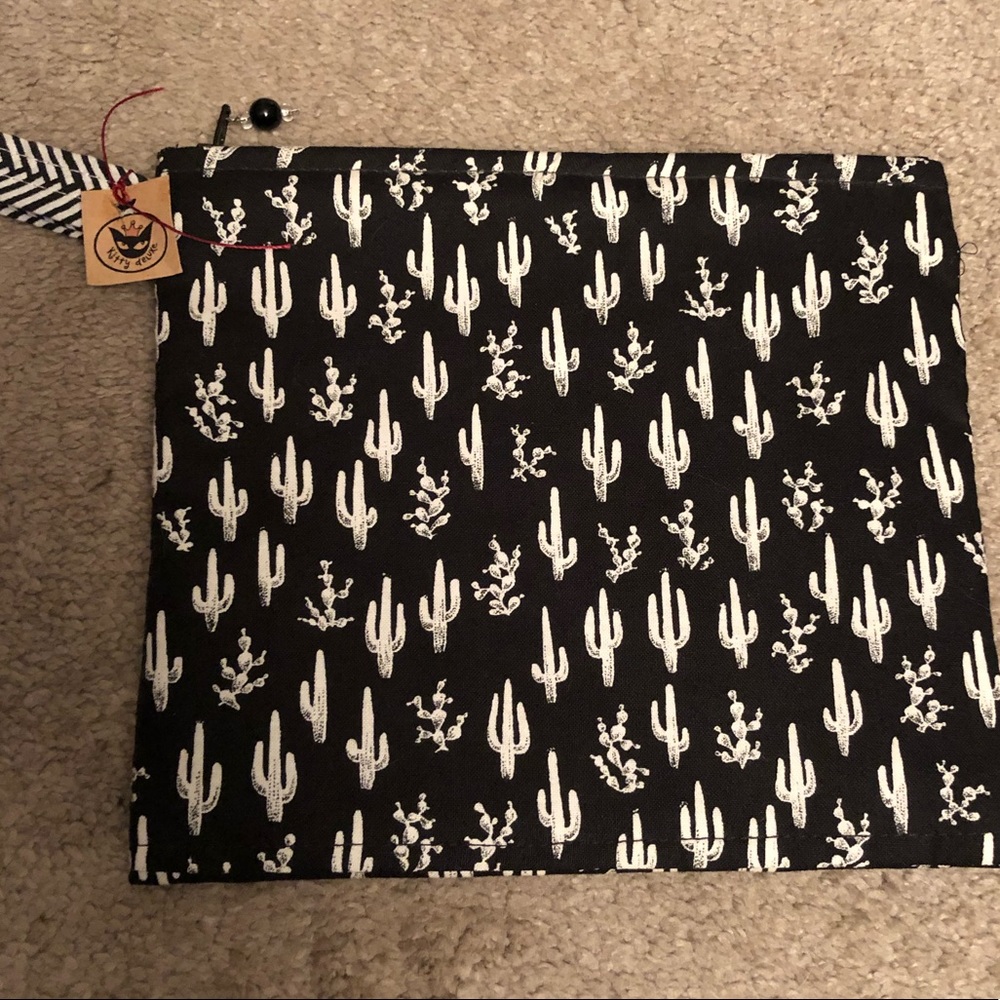 New Cactus Handmade black and white wristlet